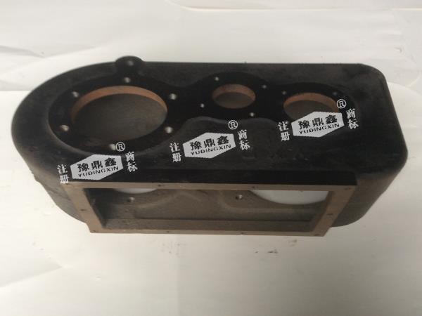 15电动工程自卸车箱体图片.JPG